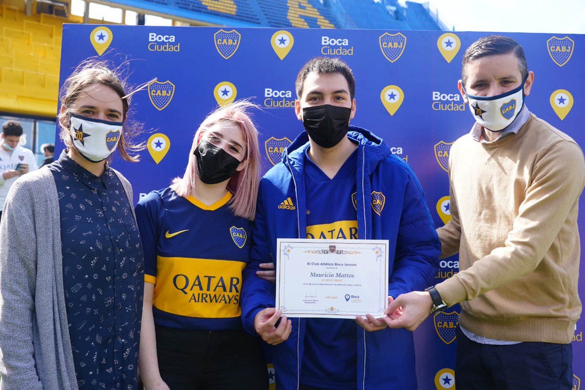 BocaJrsCiudad's tweet photo. Seguimos celebrando los cumpleaños de los socios y las socias de la Ciudad en el patio de casa. 

¡Estamos muy felices por poder estar tan cerca!

💙💛💙 https://t.co/5iWVrbbJ4g