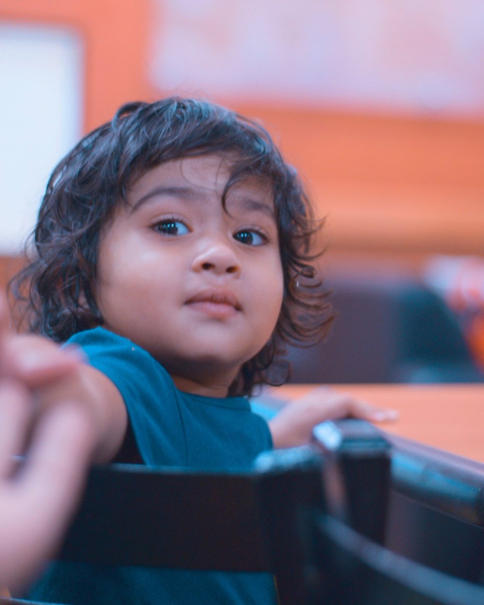 BholaPuneet's tweet photo. Pure smile - 2 ... 
. 
. 
Shot on @NikonIndia 
f1. 8
1/60
ISO1400
50mm
. 
. 
#smile #child #girl #cute #random #pose #kid #happiness #portrait https://t.co/AiYQJNSIMG