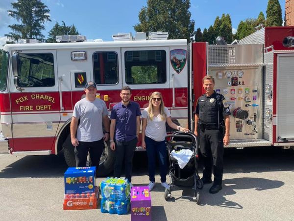 Allegheny_YRS's tweet photo. It was our honor to visit and drop off lunch and supplies to the police, fire, and EMS departments that serve the Fox Chapel area. We are so grateful for all that you do.
#AllinAllegheny #YRAC https://t.co/nFkepglkXO