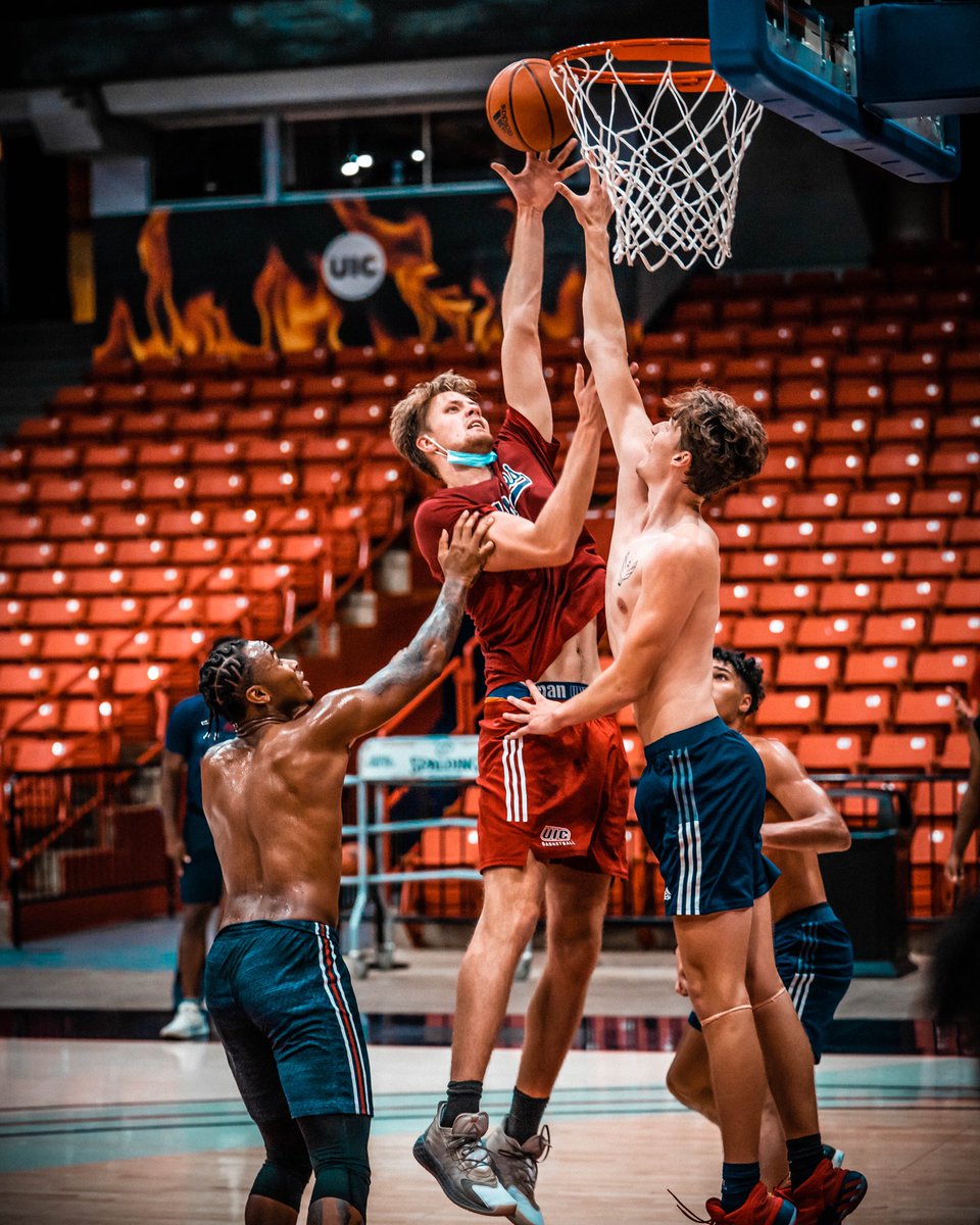 Workin' on the weekend like usual

#BringTheHeat | #FireUpFlames