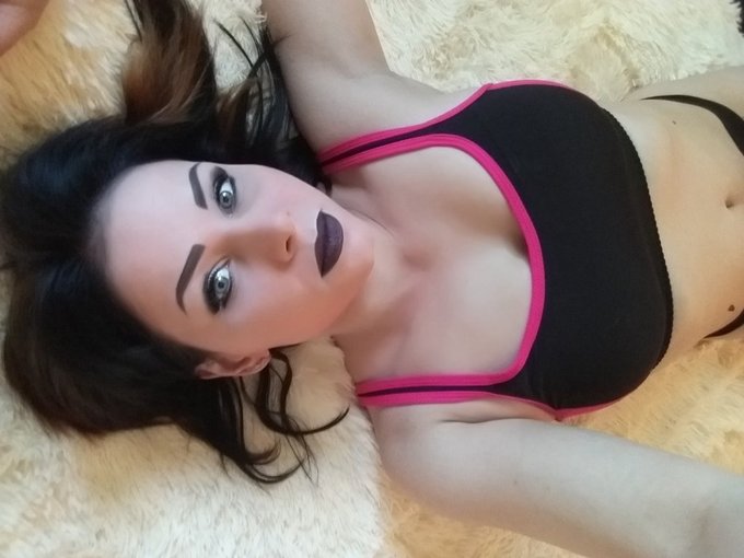 I'm online right now on skyprivate (live skype show). my private profile: https://t.co/HJpeGpX9hn Please<a href="/tag/camgirl"class="tags"><span>#camgirl</span></a>