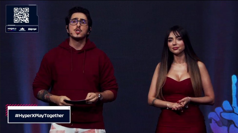 fer_brussel's tweet photo. eu: o casal de apresentadores perfeitos não exist--
#HyperXPlayTogether com @NyviEstephan e @fecastanhari apresentadores: a
eu: okay, eu estive errado🌚🌚 https://t.co/lfBWnBzHUG