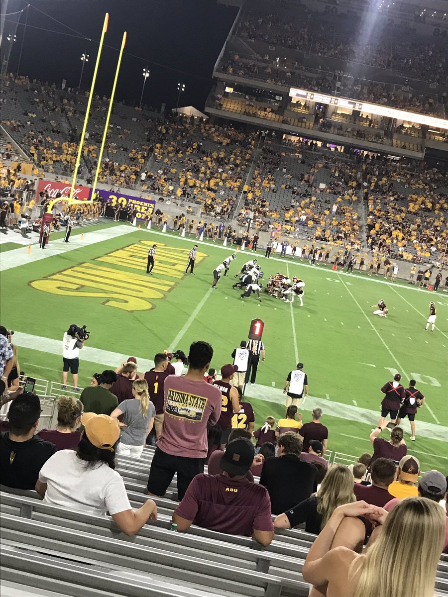FlighTAustin's tweet photo. Chilling at the Sun Devils game https://t.co/ooTJNtQPBs