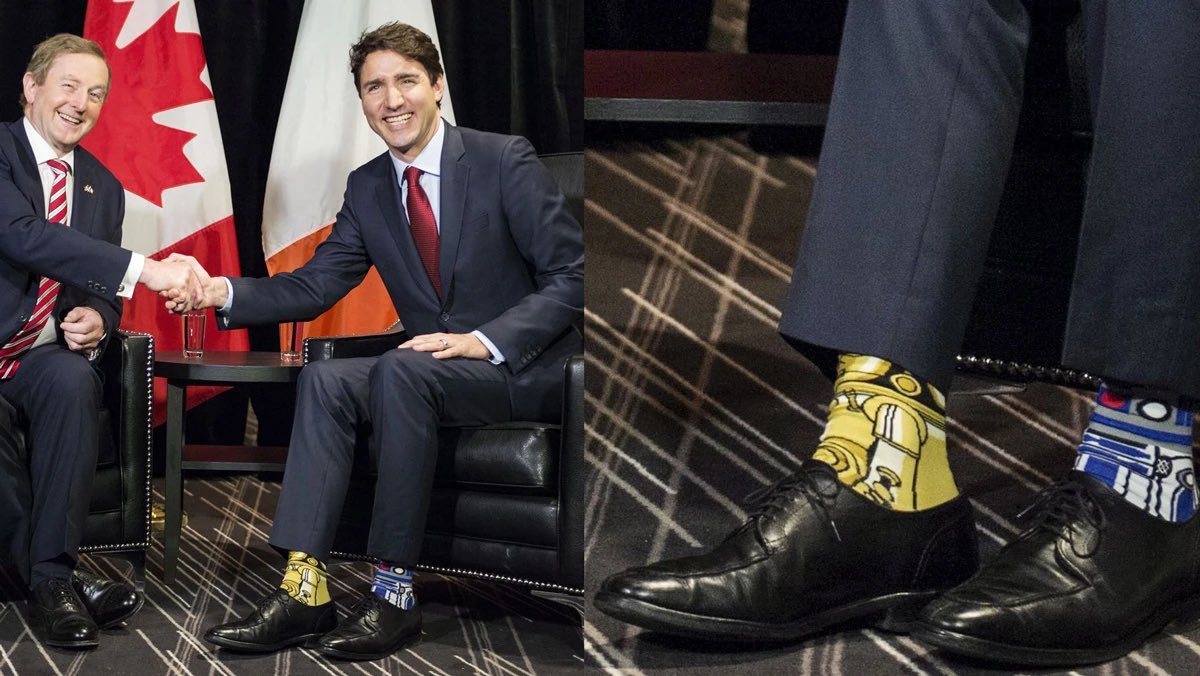 cdnpoliticalsa1's tweet photo. Who you got? Who’s your leader? Who leads #Canada on the global stage? Someone who has served? Or someone who has been served all their lives? 🤔 🇨🇦 #Elxn44 #cdnpoli #Leadership #geopolitics #Trade #HumanRights #tomatoes #nicesocksthough https://t.co/ZJloKswHAK