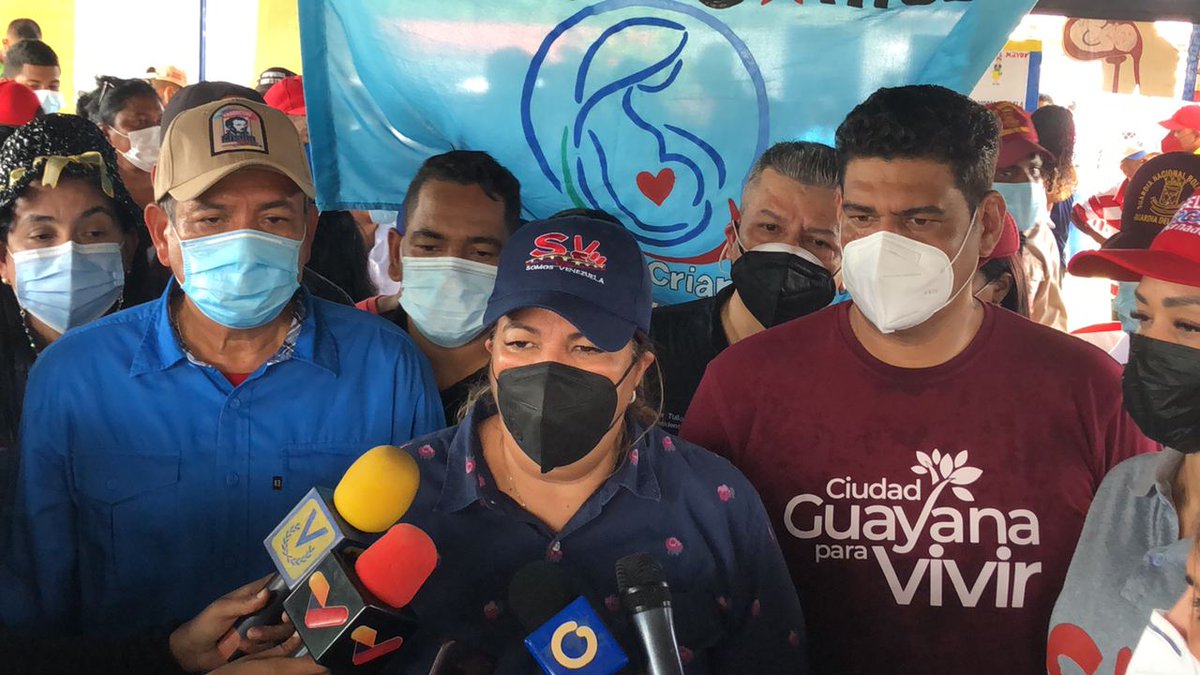 SCMisionRibas's tweet photo. En despliegue de la Min @_LaAvanzadora por el EDO Bolivar junto al Candidato a la Gob y Alcalde de Caroní, La #MisiónRibas y sus los MovSociales estuvieron presente en la atención social de la población. VENCIENDO JUNTO AL PUEBLO @NicolasMaduro @DhelizAlvarez #LaClaveEsVacúnarse https://t.co/giv9wu1UVO
