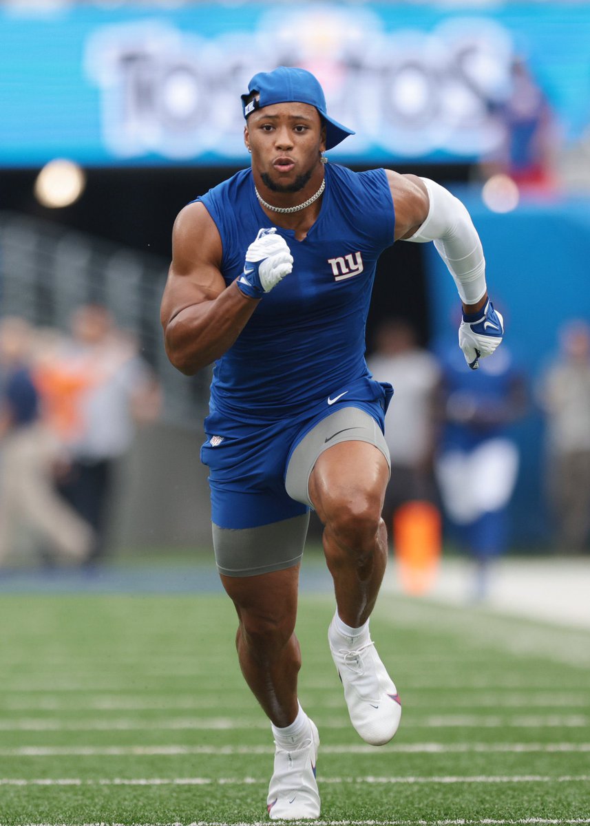 PFF_Fantasy's tweet photo. Saquon Barkley has been medically cleared and is playing tomorrow, per @JordanRaanan 

Welcome back, Saquon 😅 https://t.co/cWP9hWa5C5