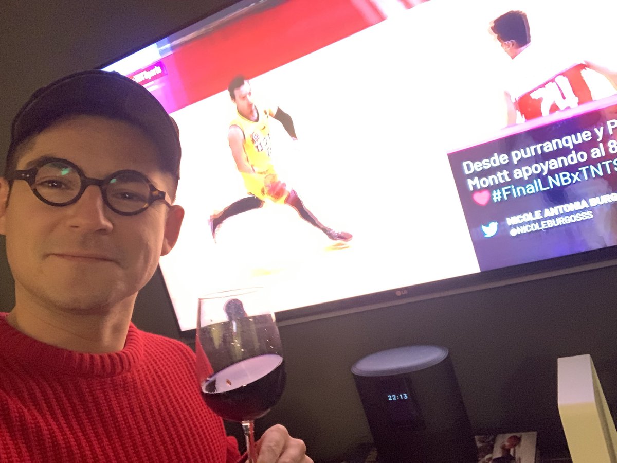 Vamos con todo hermano!!! Orgulloso de tu brillante carrera!! Tirándonos pa arriba desde cabros chicos, eso es lo que define nuestra amistad. Eres un crack!! Aguante Arteaga!! 
#FinalLNBxTNTSports  🏀🇨🇱🧡