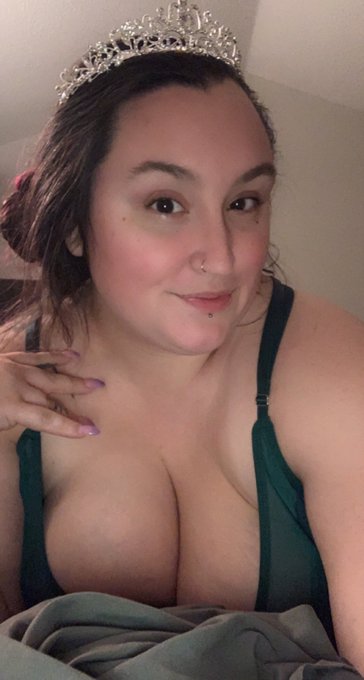 Tomorrow is my birthday 👸🏻🥳 #bbw #birthdaygirl #birthdayprincess https://t.co/0hlz5Q4kzs<a href="/tag/bbw"class="tags">#bbw</a><a href="/tag/birthdaygirl"class="tags">#birthdaygirl</a><a href="/tag/birthdayprincess"class="tags"><span>#birthdayprincess</span></a>