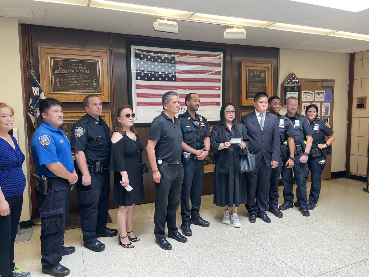 NycAac's tweet photo. On this special day, We sincerely thank all who have served in this tragic event. AAC and Federation of Chinese American Association have showed our gratitude and respect to NYPD. Thank you for all you have done for us, our next generation, and the whole city! @NYPD109Pct https://t.co/YMuRoR159b
