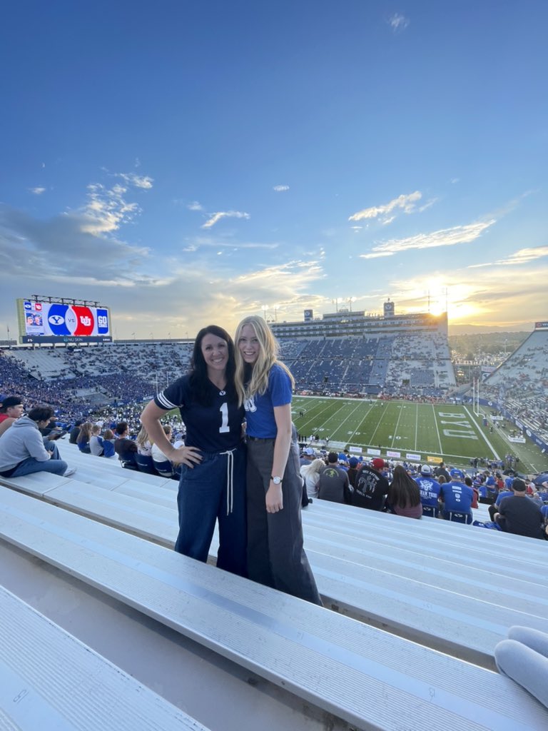AngelaKnudson4's tweet photo. Go Cougars!! #BYUFootball https://t.co/79sTgHg6kz