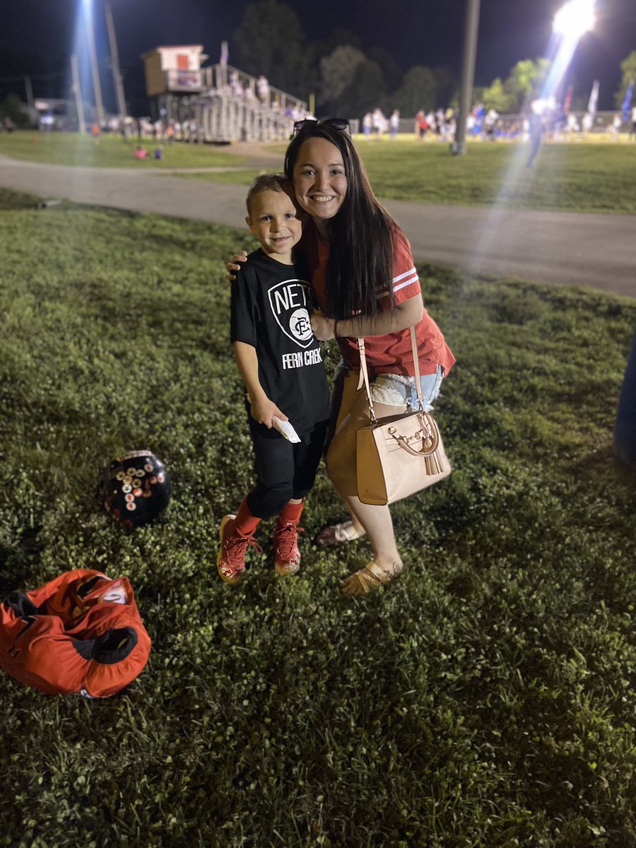 ShelbyHaarman's tweet photo. Welcome to the RED KINGDOM❤️💛 4-0 BABY! Featuring my nephew and my football boyfriend 😍 https://t.co/8jM3Zo2pl3