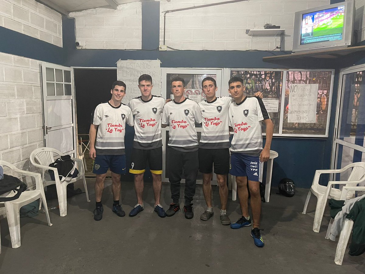 LosSuela's tweet photo. LOS REYES TIENEN EL IDEAL

Ya en la recta final de la pretemporada a base de sacrificio y buenos rendimientos los jugadores @MaxiVallori @emilianoraffo @FranLpez8 @GastonDurand15 @MateoColliard  fueron los que lograron ganarse el lugar en el equipo titular.
#ViscaReyes #GoReyes https://t.co/qdt4q8Rauq