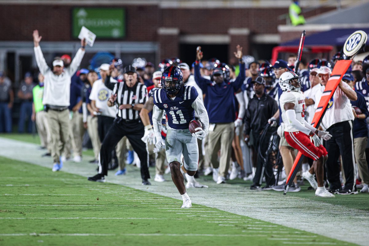 OleMissSports's tweet photo. The Vaught is rocking. https://t.co/r0WKPKpqMo