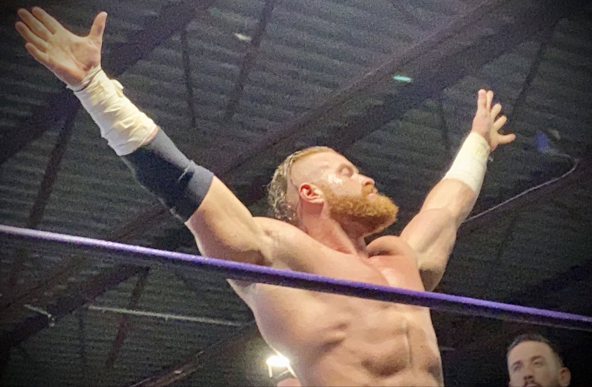 @WWE_Murphy is here for the main event at @PPWProWrestling  vs @1FACADE and @thejtdunn 💪💪💪