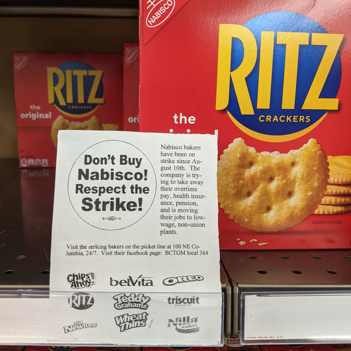 A great way to support the #NabiscoStrike and get the word out to #BoycottNabisco is to slip one of these onto the shelf of your local grocery.

#NoContractsNoSnacks