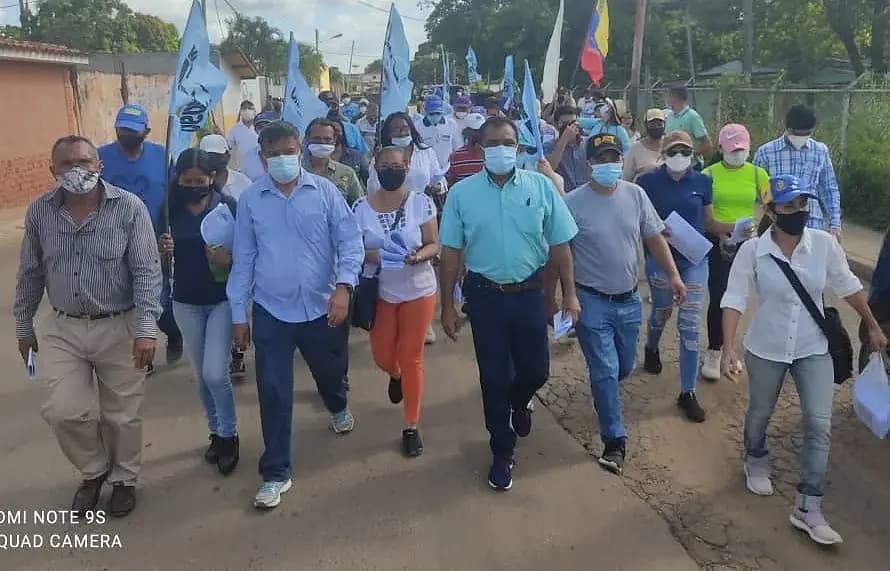 AD_InfanteVLP's tweet photo. #11Septiembre| En CONTACTO DIRECTO con los Sectores: La Púa, Coca Cola, La Romana, Playa Verde, La Concordia, Atarraya Norte, Retumbó Norte, Alfallanos.
José García, Candidato de la UNIDAD a la Alcaldía y la fórmula de concejales en una sola línea CAMBIAR
#Cambialos #VotaUNIDAD https://t.co/cND1EnecUT