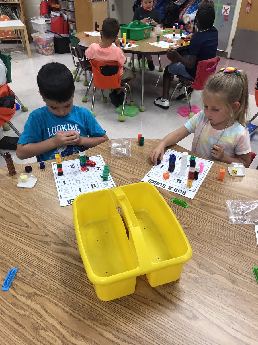 sasampso's tweet image. @sasampso @Pathways_Elem my students loved roll and stack your connecting cubes!!