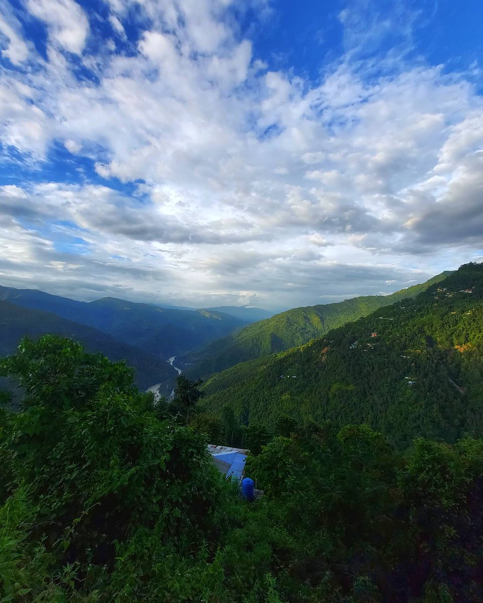 RaiHwang's tweet photo. Kalimpong hidden gem of the Himalayas 
#kalimpong #darjeeling #hillstation #himalayas #hiddengem #travel #mountains #clouds #sky #landscape https://t.co/PYybkiWcIO