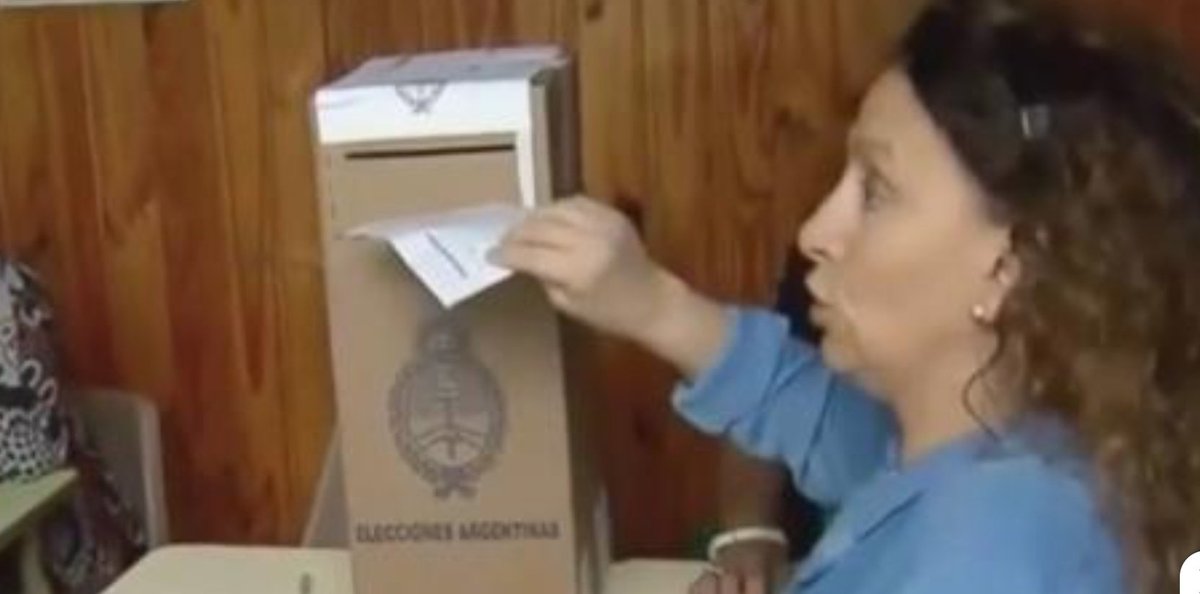 Gran momento para recordar cuando la Vicepresidenta de la Nación votó en blanco.