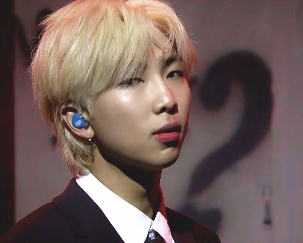 mintjuly1's tweet photo. #HappyNamjoonDay 
#사랑보다_더_남준해
#HAPPYBIRTHDAYNAMJOON 
#WeGotJoonieVerse
남준아 생일 축하합니다 🥳 https://t.co/vLXiKwJYCn