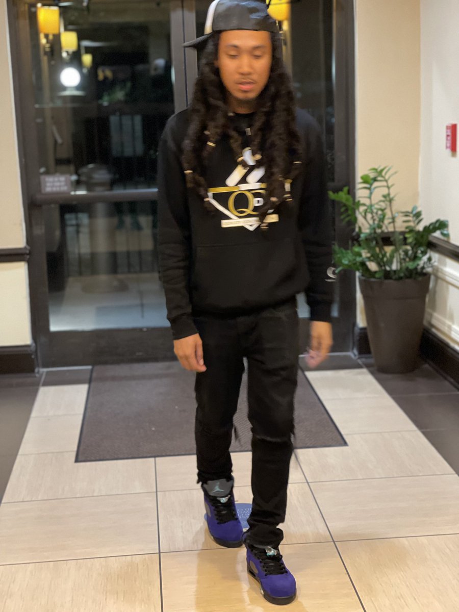SwankSanchez222's tweet photo. Queen City π #WeBackOutsde π―π«
#SwankSanchez #ThePeoplesFav
#QC #QCDJs #TooOfficialPromotions
#BlackTag #BTGπ΄ #Charlotte https://t.co/Wv3fAvlY5T