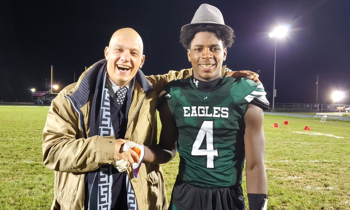 Mtrible's tweet photo. My Hat's Off to Winslow receiver Jacob Mitchell!
His two receiving touchdowns in the second half helped the Eagles come back and stun Wilson, 32-30! https://t.co/faeaeE1rnt
