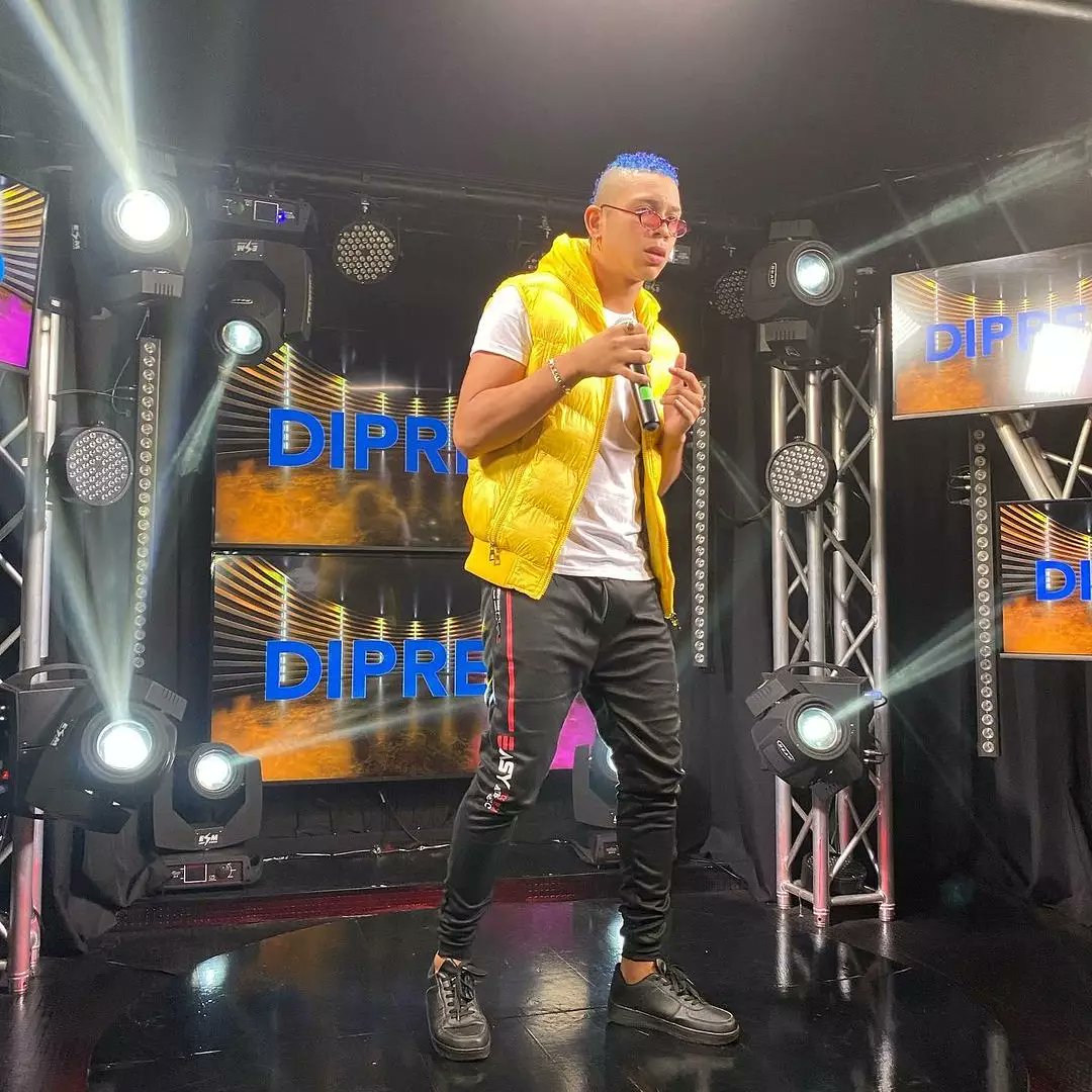 elcuaracom's tweet photo. ¡Llegó #Boza para arrancar la noche de "Quien Tu Te Crees" 😎 ¿Dónde están los #TeamBoza 👀? #DaFlowInternacional https://t.co/yv7y1zqhHi