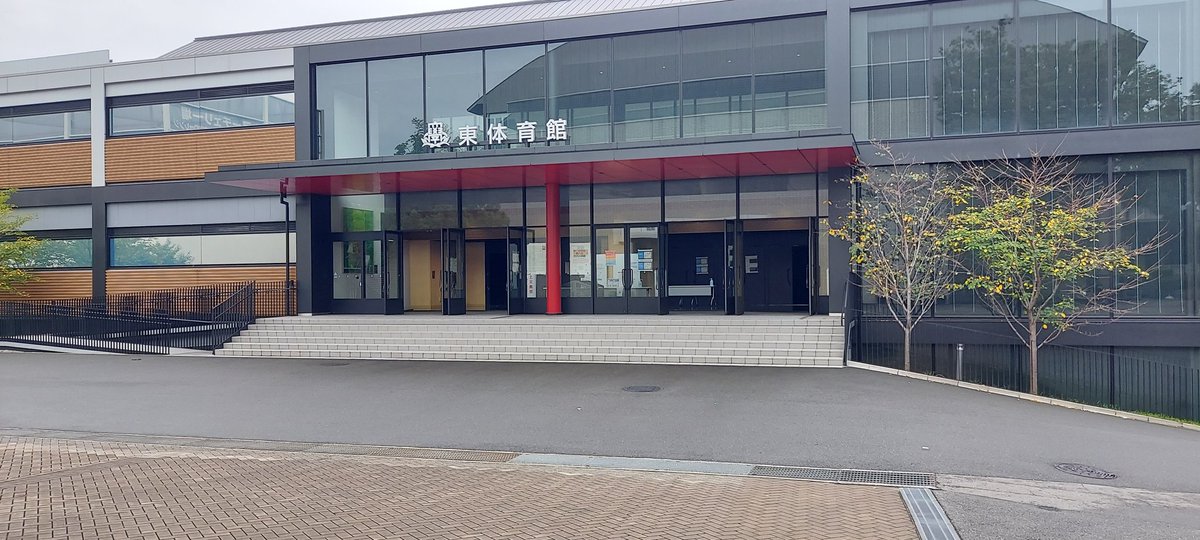 sbc64syt's tweet photo. 資格試験受けるのに、久しぶりの関大。東体育館がめっちゃキレイになってて、外観だけじゃ何の建物か分からんかった…。 https://t.co/TgFTpyTV3q
