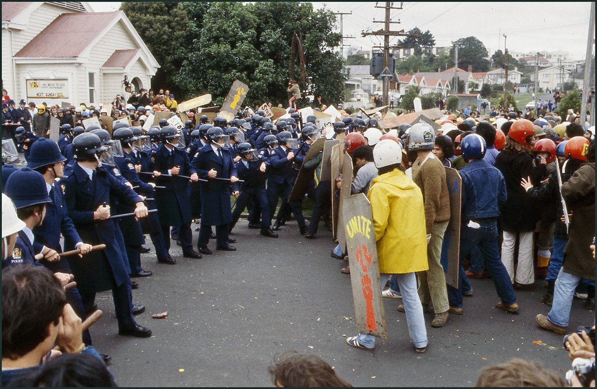 TweetTheTour's tweet photo. 📡LIVE: Patu Squad &amp; police clash on Walters Rd:

Reporter: "I've never seen anything more horrific in my life. There are people lying on the street, blood everywhere."

Tigilau Ness: "We got beaten pretty bad. There were a lot of people on the ground."

📸Photos: John Miller https://t.co/E1sKOZ6cuy