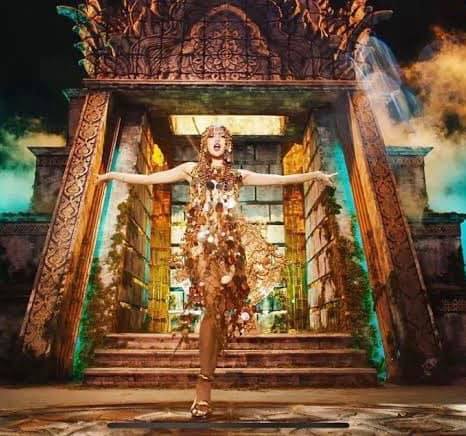 KornGoThailand's tweet photo. #LALISA พา #SoftPower ไทยไปอวดคนกว่า 70 ล้านวิวทั่วโลกภายใน 24 ชั่วโมง กระแสพลังบวกแห่ง Thainess ที่ไม่พูดถึงไม่ได้

#ThaiSoftPower โอกาสของไทยที่จะใช้ "ทุนทางวัฒนธรรม” ที่เรามีเยอะมากๆ มาพลิกโฉมประเทศไทย ด้วยพลังสร้างสรรค์ของคนไทย

อ่านเพิ่มเติม: https://t.co/FHaiVmLASc https://t.co/FxETJcR0dE