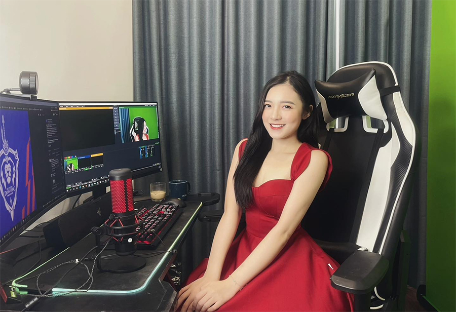 Vkgameone's tweet photo. 【VKGAME】MC Phương Thảo, bóng hồng được yêu thích nhất của Liên Quân Mobile Việt Nam đã khiến các fan không khỏi trầm trồ trong ngày khai mạc ĐTDV Mùa Đông 2021.
#VKGAME #ĐTDVMùaĐông2021 #LiênQuânMobileViệtNam #ESPORTS https://t.co/PWr9cUpNUr