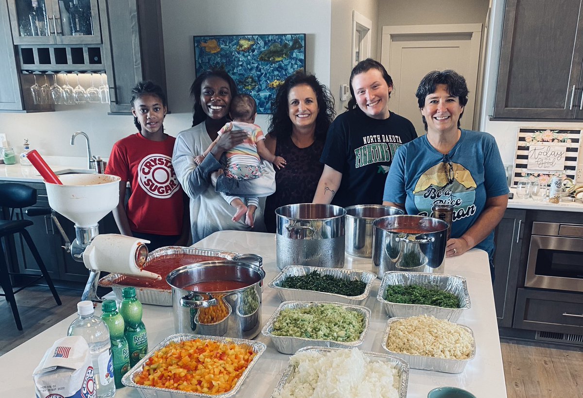 CrystalCoLisaB's tweet photo. Canning day - we made 90 jars of salsa and 12 marinara all w/ @CrystalSugarCo for added yumminess! Thanks @MichelleLawso for bringing the fresh tomatoes! #homemade #gardenveggies https://t.co/jEEBmRaAFq