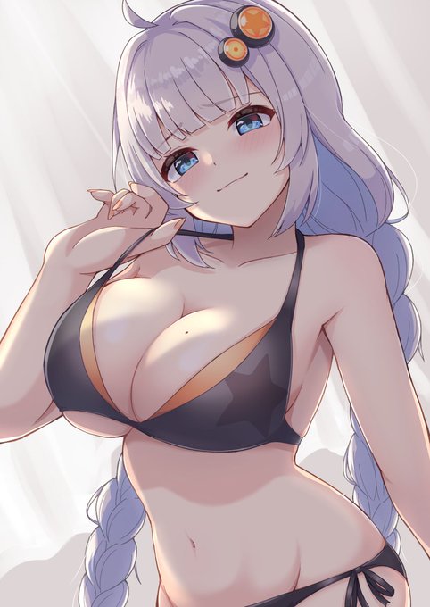 「これ新しい水着なんですけど、どうですかぁ?」 