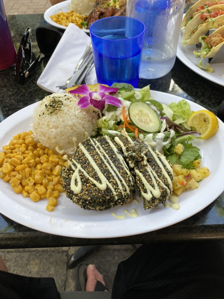 The freshest Ahi Tuna I’ve ever had!
#hawaii #waikiki #ahituna #foodie #foodies #foodiegram #foodiesofinstagram
