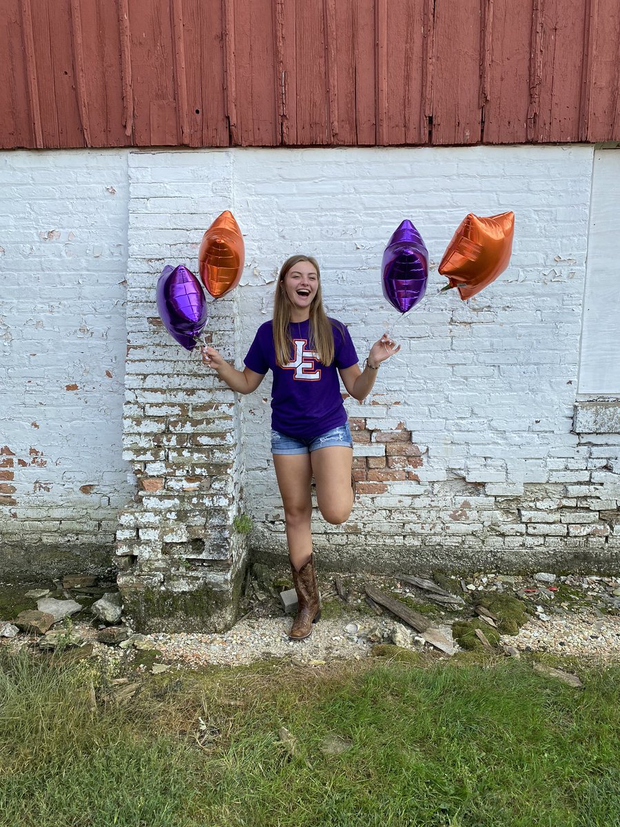 CallieMeinel's tweet photo. I’m so excited to announce that I have verbally committed to further my academic and athletic career at the University of Evansville!! A HUGE thank you to the coaches that have helped me over the years, the teammates + friends that have supported me, and especially my family💜🧡 https://t.co/16zEN6TH2Z