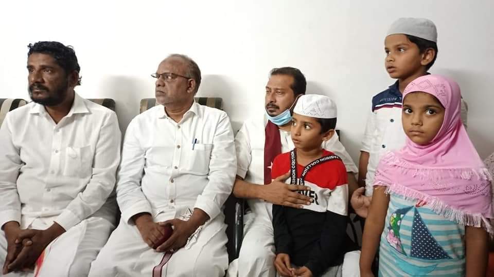 MJKItWingRMD's tweet photo. #குற்றவாளிகள்_விரைந்து_தண்டிக்கப்பட_வேண்டும்...
#வாணியம்பாடி_வசீம்_அக்ரம்_இல்லத்தில்_மஜக_பொதுச்செயலாளர்_மு_தமிமுன்_அன்சாரி_பேட்டி!
மேலும் தகவல் : https://t.co/mmcwdzKRiG
தகவல்,
#மஜக_தகவல்_தொழில்நுட்ப_அணி
#MJKitWING
#திருப்பத்தூர்_மாவட்டம்
11.09.21 https://t.co/0XNCkzU1c4