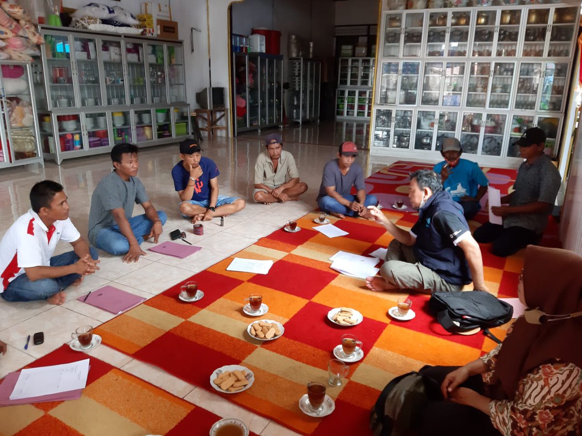 Erwansa7's tweet photo. Sabtu (11/9), Erwansa, Luhkan Kukar, di desa muara pantuan kec,  anggana, persiapan penilaian kelompok kepada 5 pokdakan. 
#GiatLuhkanSatminkalTegal 
#Kukar https://t.co/ObFVEXsRhM