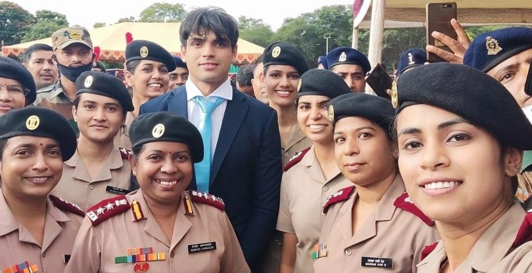 lieutenantanshu's tweet photo. Moment of pride ❤️ 

#Olympic #goldmedal winner #NeerajChopra 🇮🇳 https://t.co/krFYr25ol5