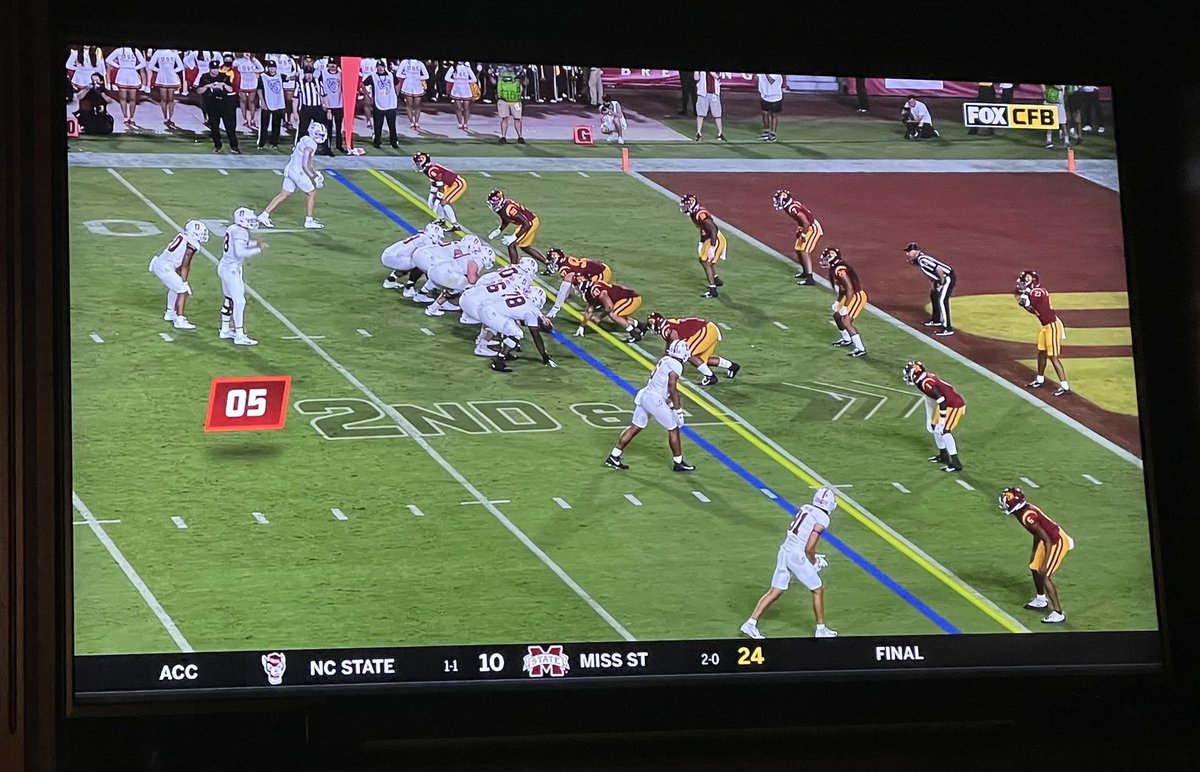 pjthompsonjr's tweet image. Announcer says how much time is left and that Stanford took their last timeout. Otherwise there’s no indication. #foxcfb needs a better UI/UX. Pretty sure their pro coverage has a box score 🤷🏻‍♂️