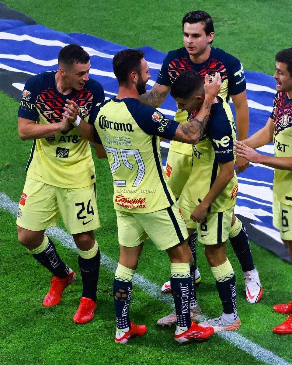 Andrs34108935's tweet photo. #TuApertura2021 #TDN Esta noche mis águilas salieron con un gran marcador a su favor 2-0 frente a Mazatlán manteniendo el primer lugar en la tabla de posiciones. https://t.co/chHJezKt6x