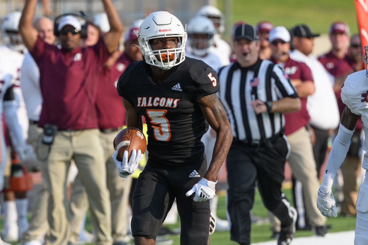 utpbfalcons's tweet photo. 8 STRAIGHT WINS! Clayton Roberts sets a @UTPBFootball  record with 6 TOUCHDOWN passes as the Falcons extend their winning streak! Download the UTPB Athletics App to follow the team all season long. https://t.co/GLGIhxpYfI
