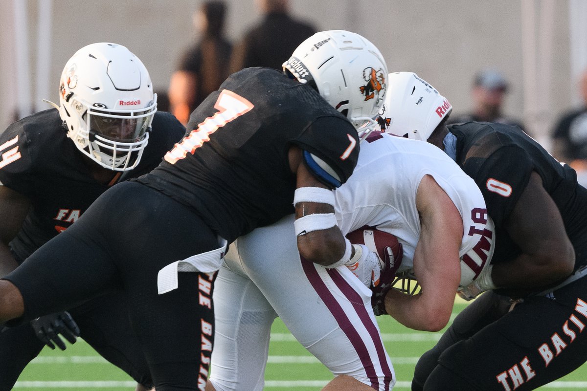 utpbfalcons's tweet photo. 8 STRAIGHT WINS! Clayton Roberts sets a @UTPBFootball  record with 6 TOUCHDOWN passes as the Falcons extend their winning streak! Download the UTPB Athletics App to follow the team all season long. https://t.co/GLGIhxpYfI