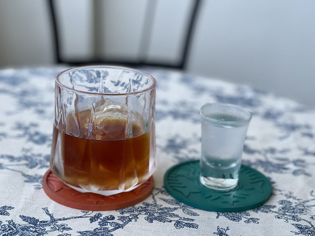 PerngJaii's tweet photo. เมนูลอกเขามา #EspressoShotSoda เป็นเรื่องเรียนรู้ใหม่ ตั้งแต่ครั้งแรกที่ลอกการบ้าน คือจิบโซดาก่อนจิบกาแฟ รส/กลิ่นมันชัดอร่อยขึ้น คงคล้ายๆ กินชีสก่อนดื่มไวน์แดง 👍 เมล็ด #Honduras #คั่วอ่อน หมักในถัง บรั่นดี 😋😋😄 #tanmonkey Roaster #อร่อยชงเอง #อร่อยบอกต่อ #รีวิวเชียงใหม่ https://t.co/uiKLbRjsMs