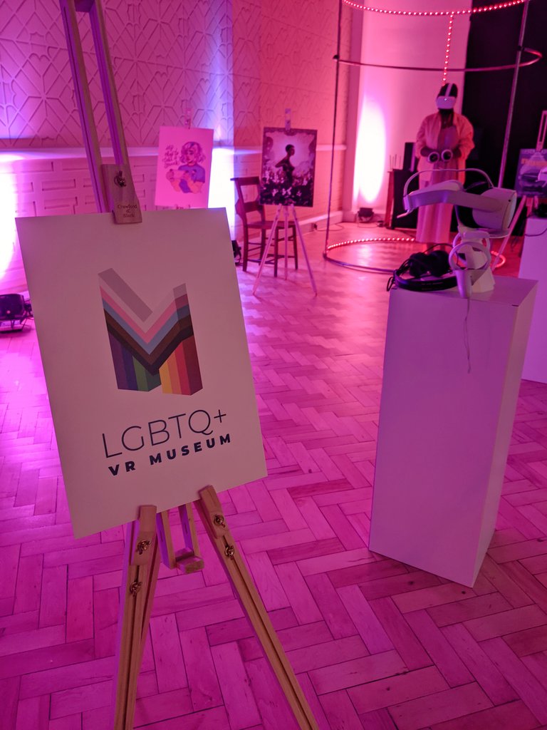 Six months ago, when I started building the LGBTQ+ VR museum, I never imagined it would premiere at a film festival. I feel so grateful and proud 😭🏳️‍🌈 Every project at @OpenCityDocs is incredible and I urge you to visit! Details here: opencitylondon.com/2021-festival/…