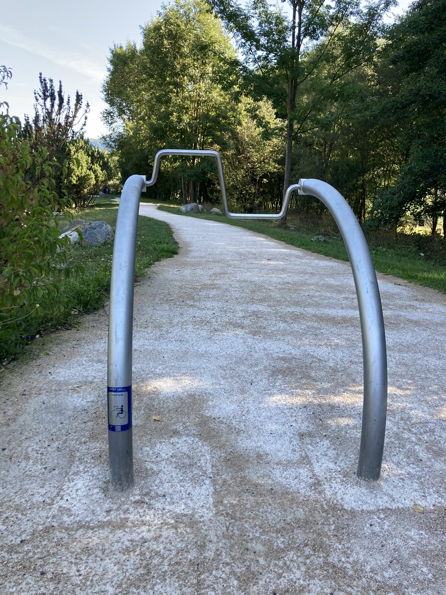 EXPERTIGNIS's tweet image. Bravo à la Communauté de Communes de la Haute Vallée d’Aure pour son aménagement de la base de loisir d’Agos. Outre un site splendide, ce dernier est aussi accessible aux PMR. Le parcours sportif est inclusif et propose des agrès accessibles aux usagers en fauteuil roulant.