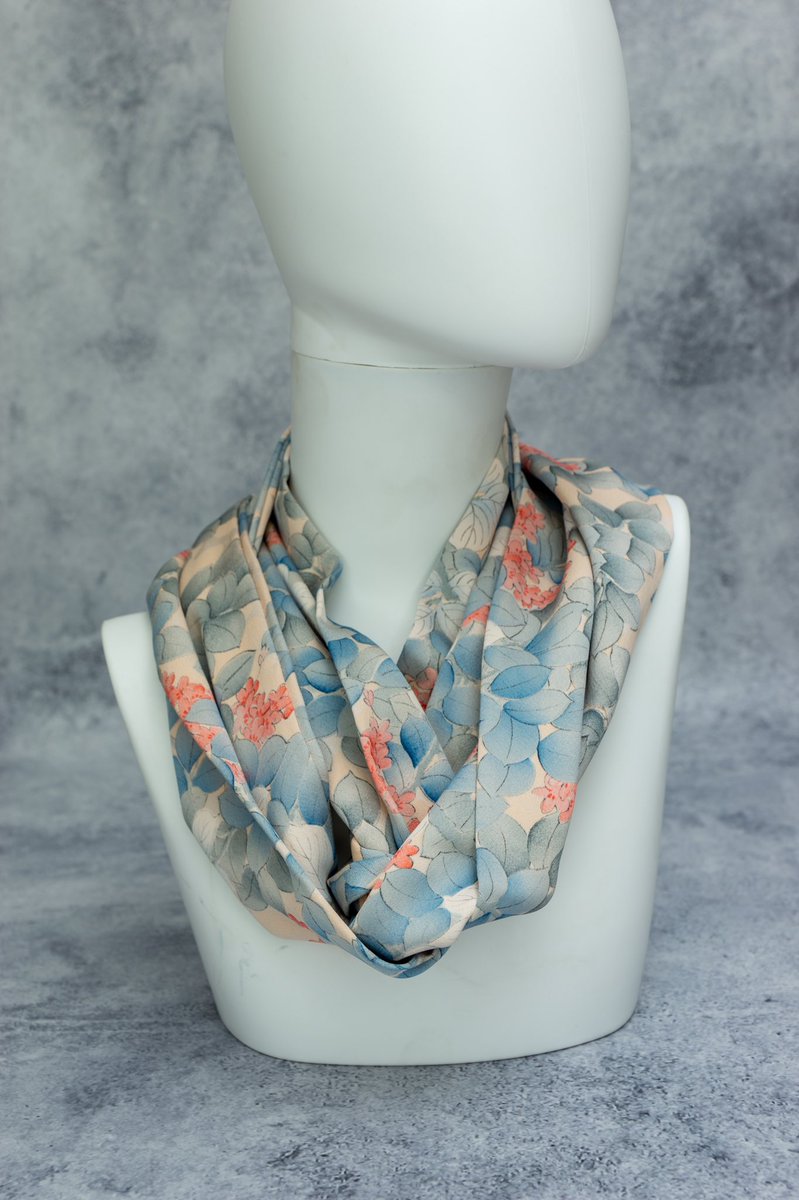 JapanGifts's tweet photo. Scarves made from vintage Japanese kimono silk 

https://t.co/exnrdCTBNG

#earlybiz #SB #ukhashtags #CraftBizParty #giftideas #UKCraftersHour #ShopSmall #gift #giftideas #etsyshop #UKGiftHour #UKGiftAM #inbizhour #smallbusiness #ShopSmall #CelebsForSmallBiz #inbizhour #UKMakers https://t.co/Hu1RFFoa6O