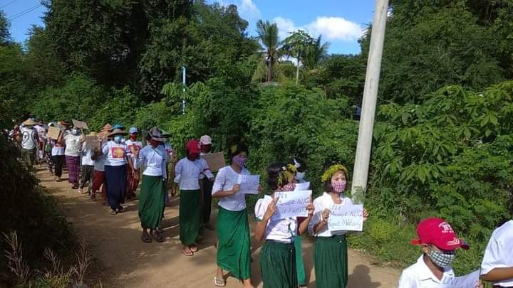 Pro-Democrary Residents from Phaungkata village in Salingyi Township staged protest against military dictatorship and showed their support to <a href="/NUGMyanmar/">National Unity Government Myanmar</a> 

#RecognizeNUG
#Sep12Coup
#WhatsHappeningInMyanmar