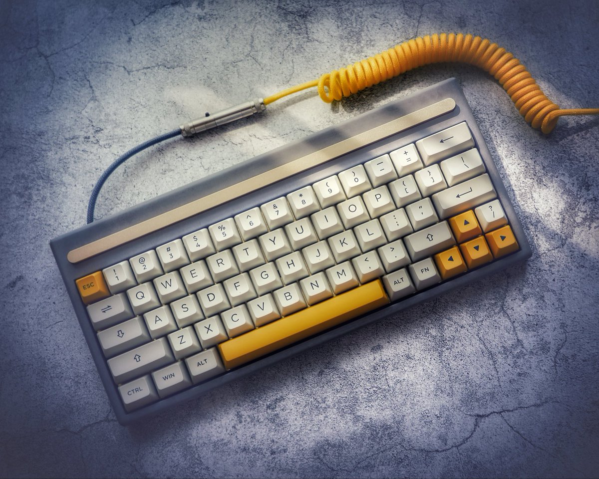 Keyboard: Concret60(コンクリート製)
Switch: Gateron G Pro Yellow
Keycap: AKKO 9009 + Macaw

#KEEB_PD
#KEEB_PD_R61
#自作キーボード