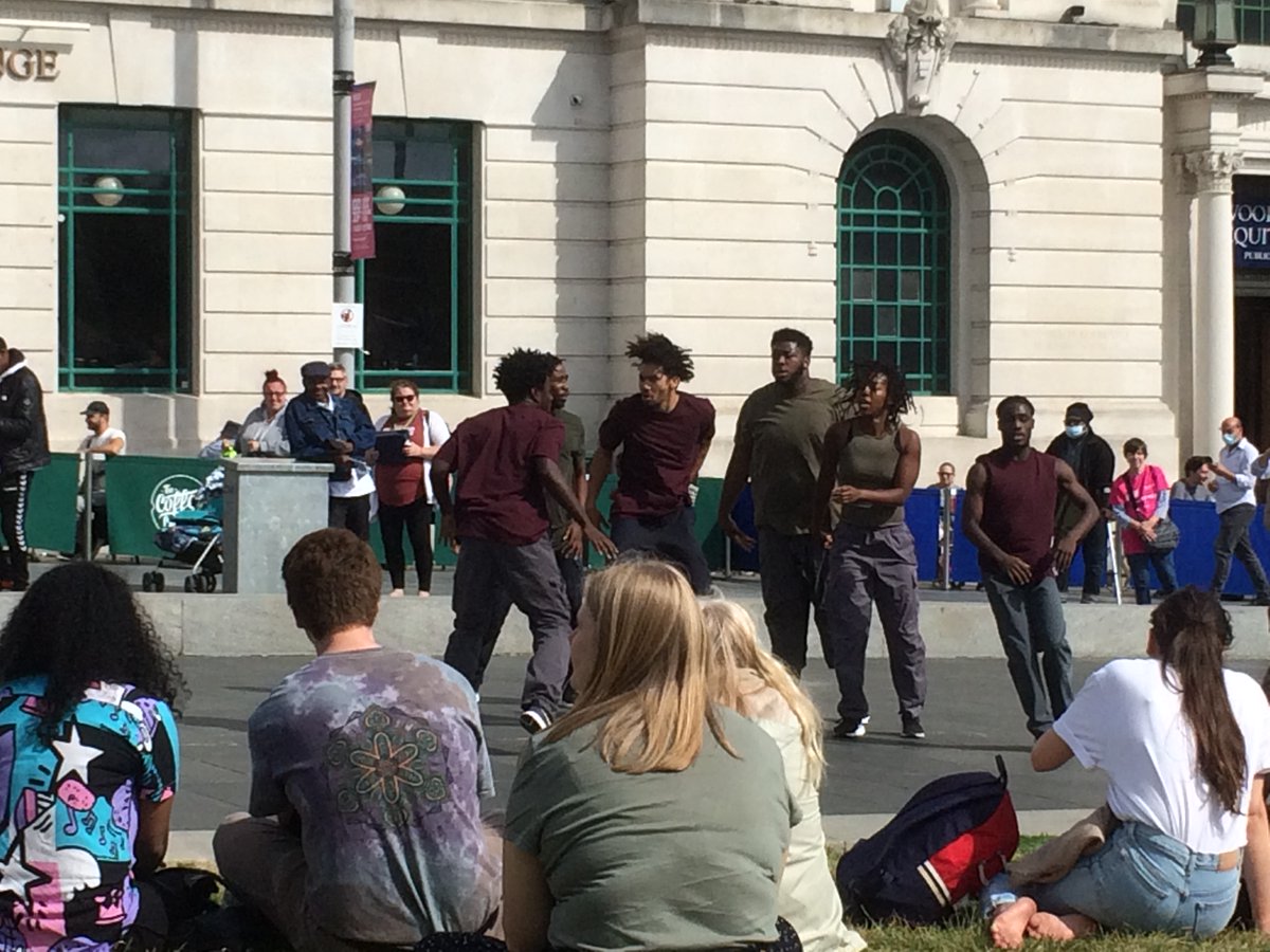 HarryCowling's tweet photo. Fantastic final day of the Greenwich and Docklands Festival @GDIFestival, @justusdancetheatre, @ascensiondance, @highlysprung and @walktheplankarts.  Thanks so much for bringing this festival to us once again. https://t.co/fZQHBC3Qzj