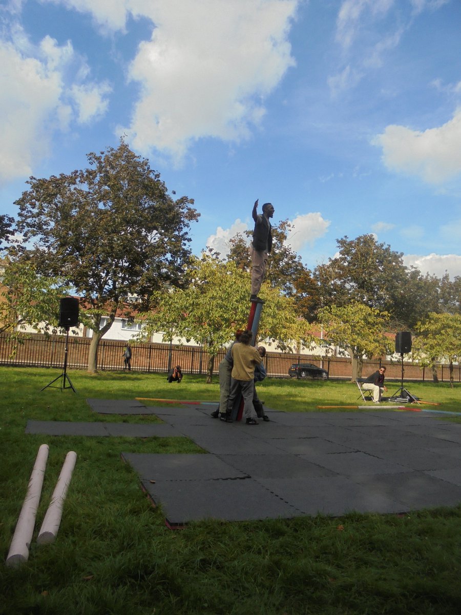 HarryCowling's tweet photo. Fantastic final day of the Greenwich and Docklands Festival @GDIFestival, @justusdancetheatre, @ascensiondance, @highlysprung and @walktheplankarts.  Thanks so much for bringing this festival to us once again. https://t.co/fZQHBC3Qzj